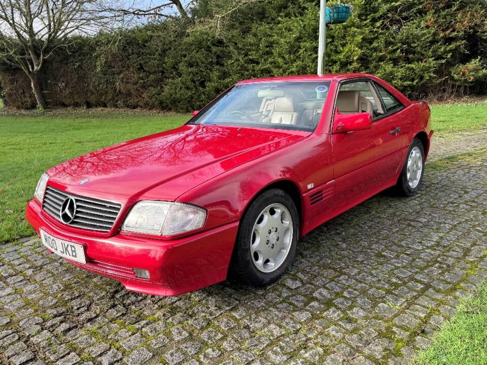 Image 1/30 of Mercedes-Benz SL 280 (1994)