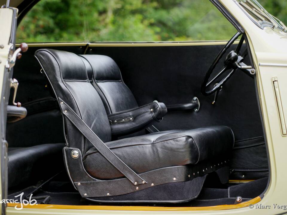 Image 11/47 of Peugeot 402 Eclipse (1935)