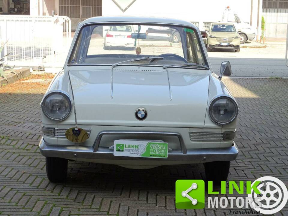 Imagen 8/10 de BMW 700 LS Luxus (1963)