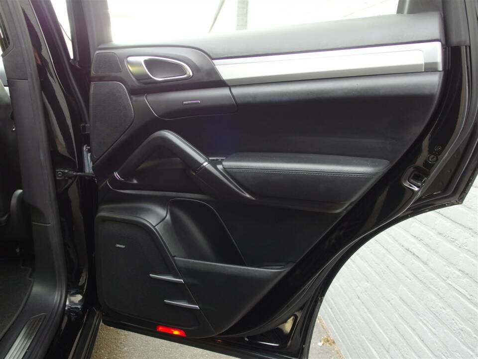 Imagen 69/97 de Porsche Cayenne Turbo (2011)