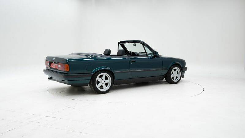 Afbeelding 2/15 van BMW 318i (1991)