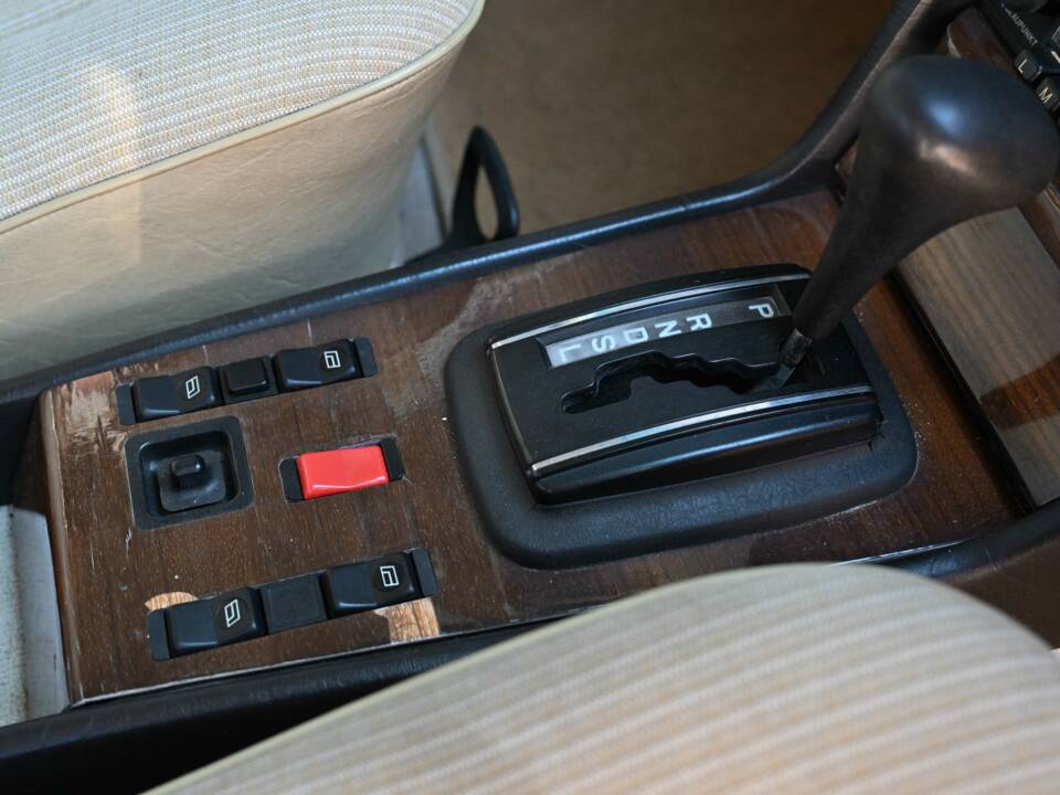 Bild 25/50 von Mercedes-Benz 280 CE (1983)