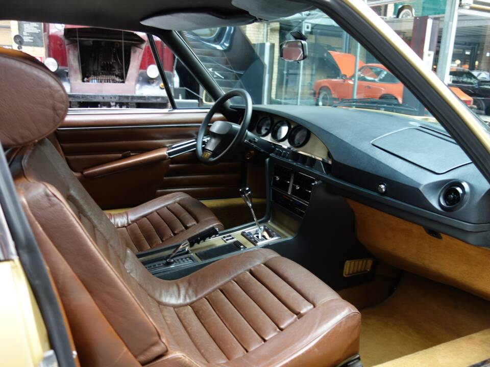 Image 26/32 de Citroën SM injection (1973)