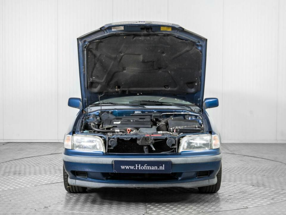 Image 23/29 of Volvo V40 2.0 16V (1999)