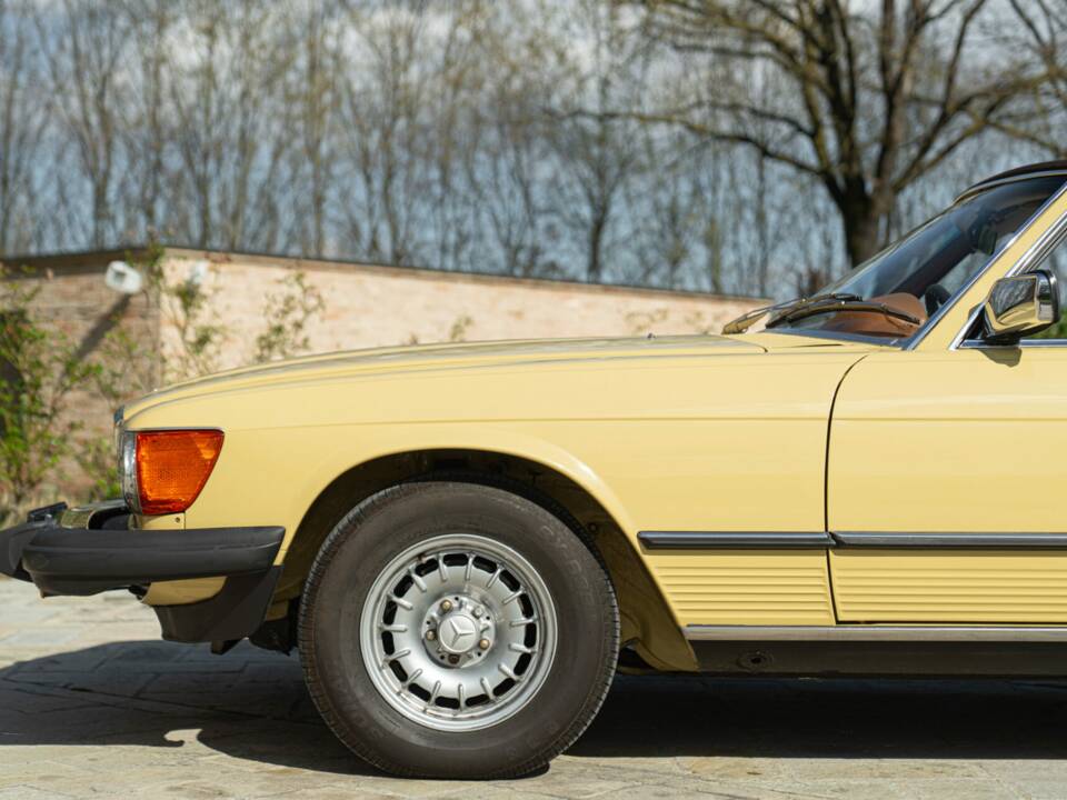 Image 26/50 of Mercedes-Benz 450 SL (1977)
