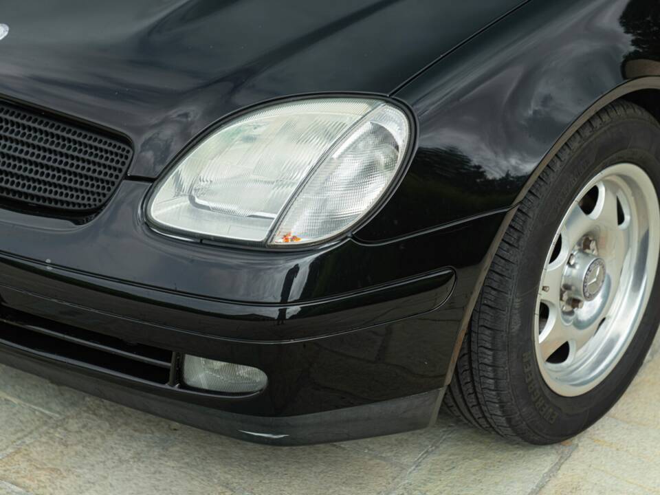 Obraz 29/50 pojazdu Mercedes-Benz SLK 200 (1998)