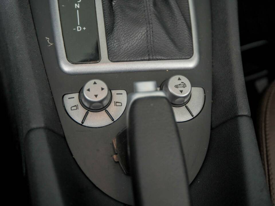 Immagine 37/50 di Mercedes-Benz SLK 200 Kompressor (2004)