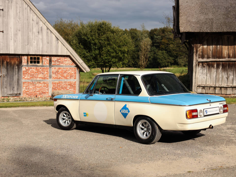 Image 2/80 de BMW 2002 (1975)
