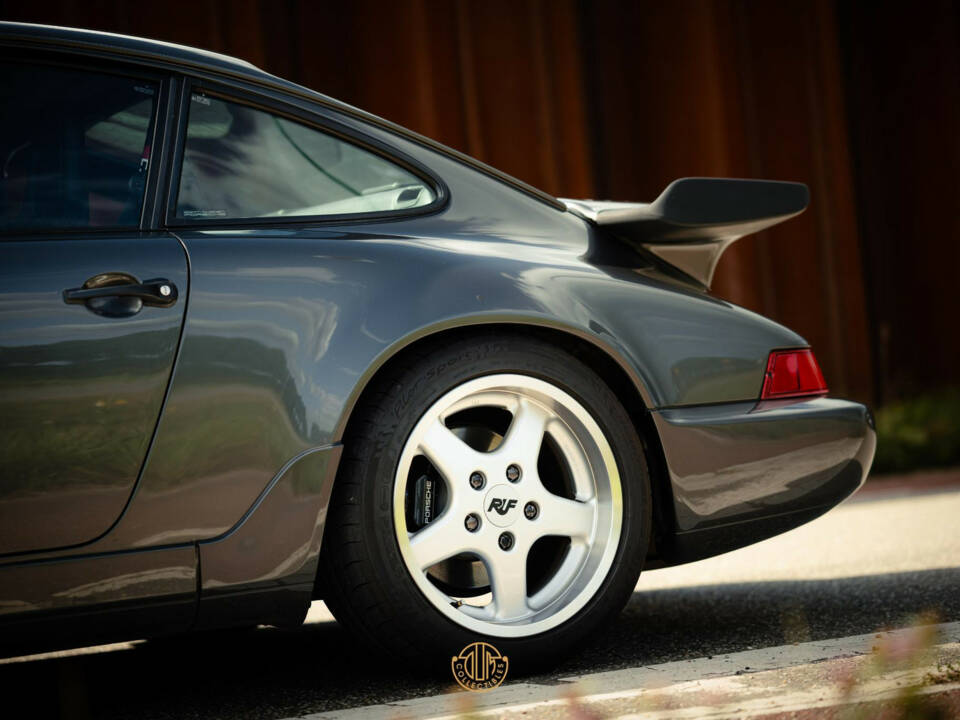 Image 20/49 of Porsche 911 Carrera 2 (1994)