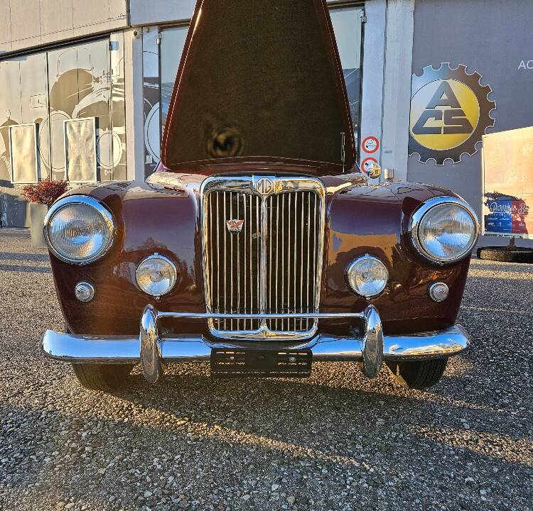 Image 1/16 of Arnolt-MG Coupé Bertone (1955)