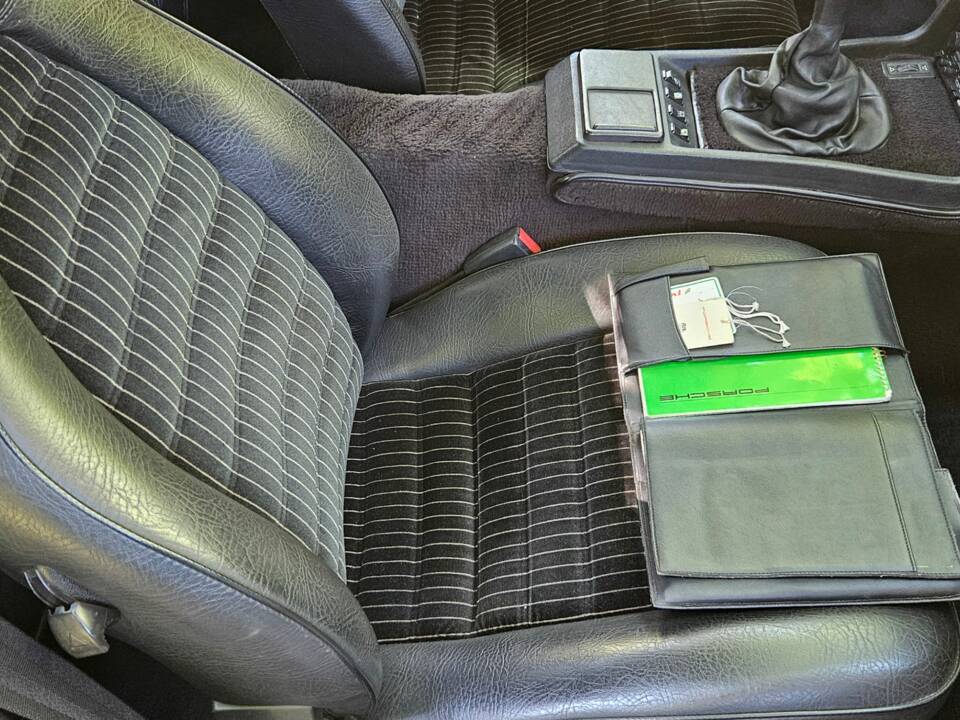 Image 12/31 of Porsche 924 Turbo (1981)