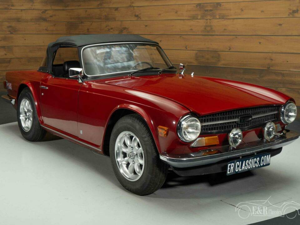 Image 2/19 of Triumph TR 6 (1974)