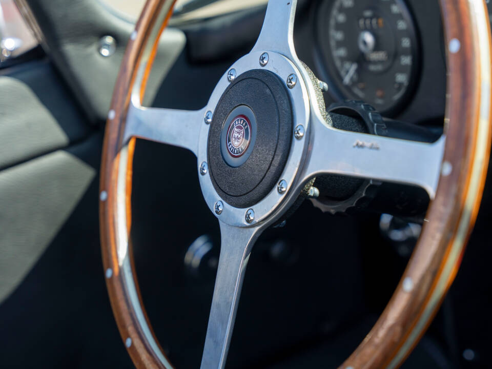 Image 23/32 de Jaguar Type E 3.8 (1961)