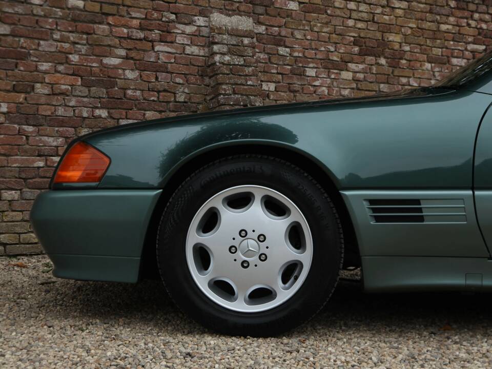 Image 21/50 of Mercedes-Benz 300 SL-24 (1992)
