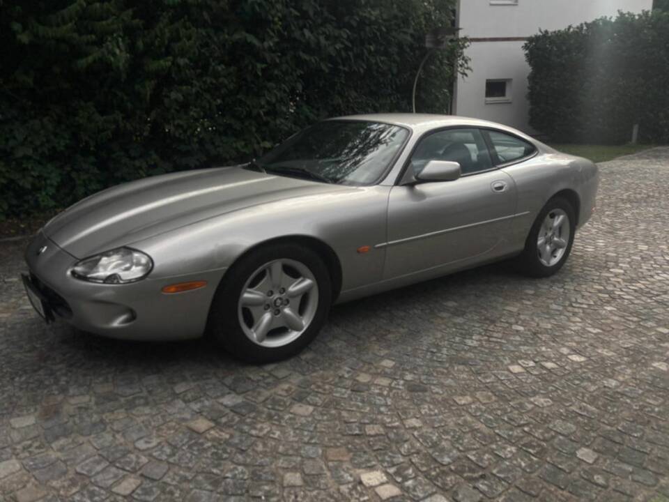 Afbeelding 4/8 van Jaguar XK8 4.0 (1998)