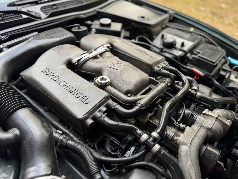 Image 15/40 de Jaguar XKR (1998)