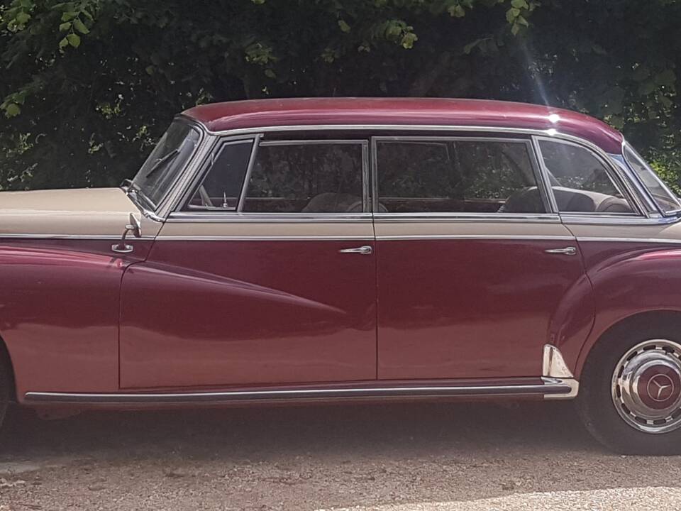 Image 22/33 of Mercedes-Benz 300 d (1961)