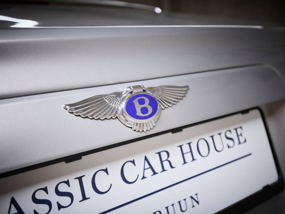 Image 15/77 of Bentley Azure (2001)