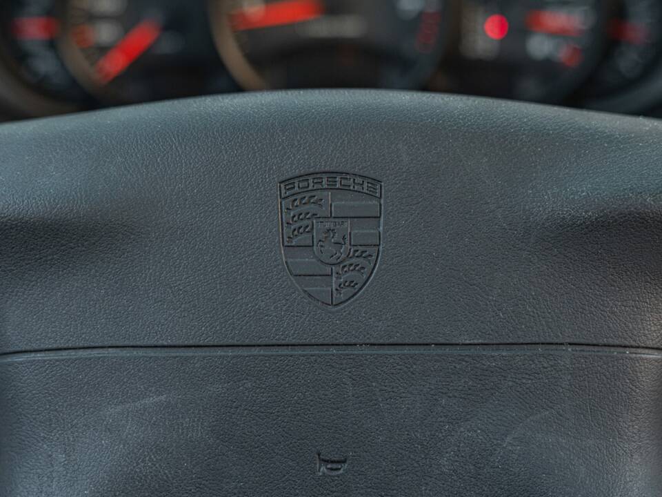Image 37/50 of Porsche 911 Carrera 4 (1999)