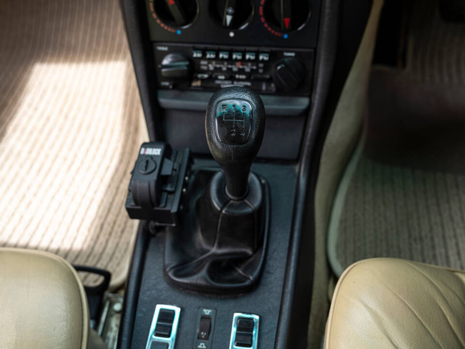 Immagine 17/25 di Mercedes-Benz 280 E (1981)