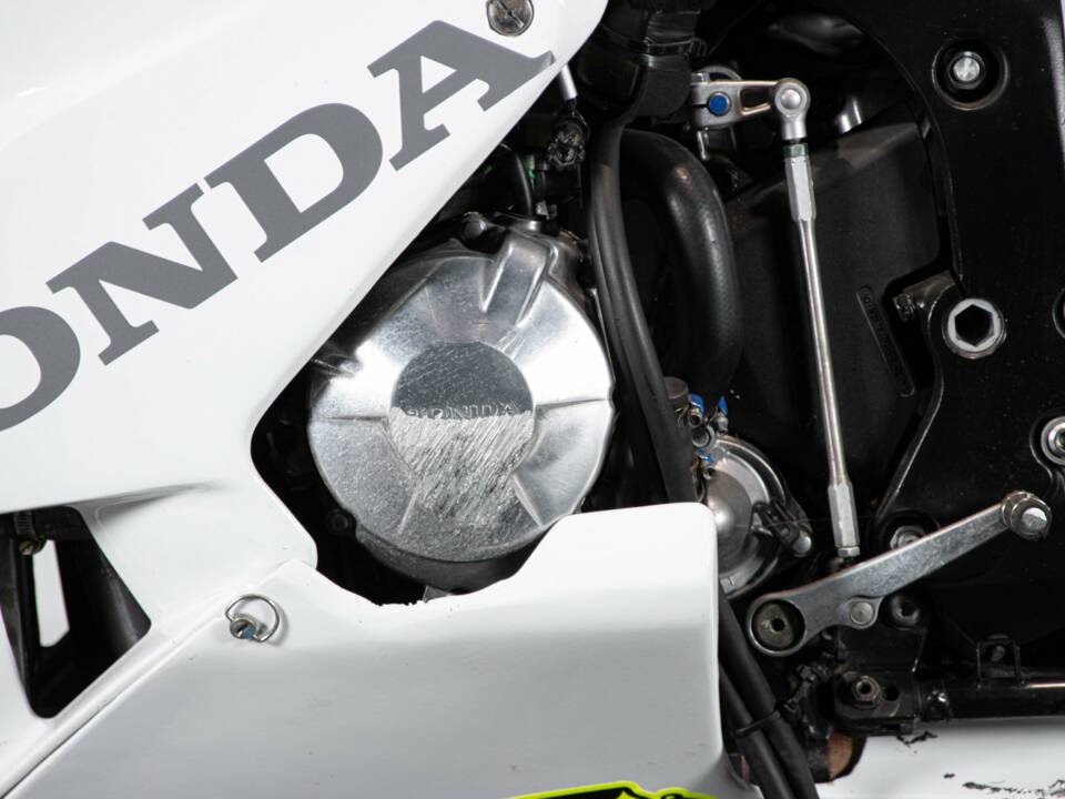 Image 13/50 de Honda DUMMY (2004)