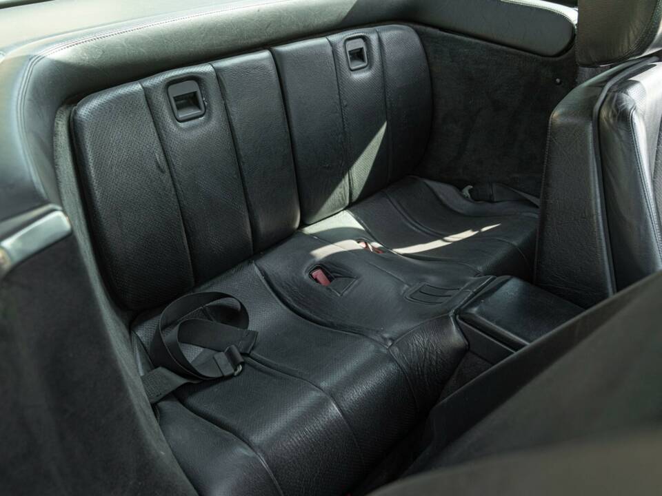 Image 26/50 of Mercedes-Benz 300 SL (1990)