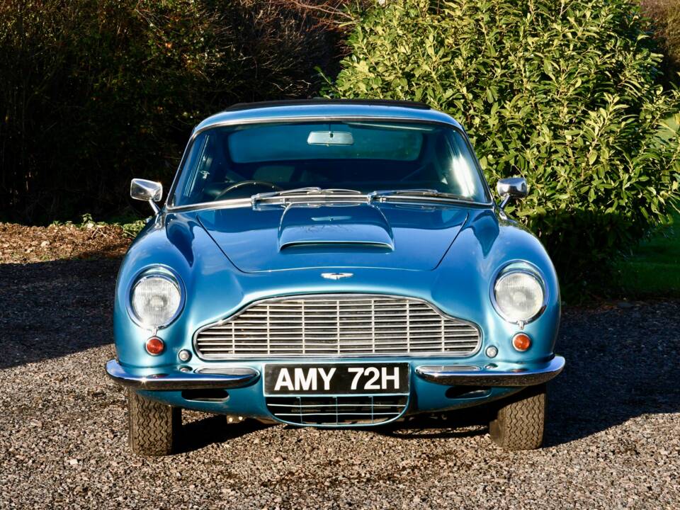 Image 15/19 of Aston Martin DB 6 (1969)
