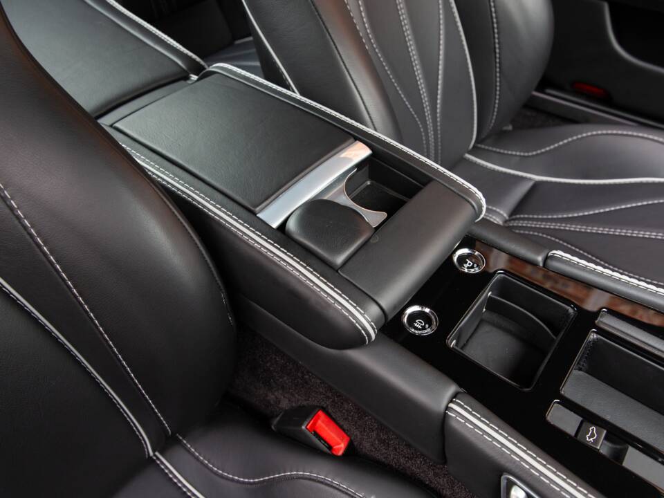 Image 69/94 of Aston Martin DB 9 (2014)