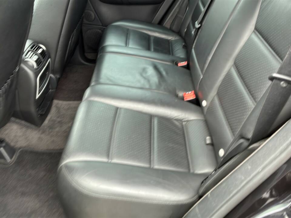 Image 31/50 of Porsche Cayenne Turbo (2007)