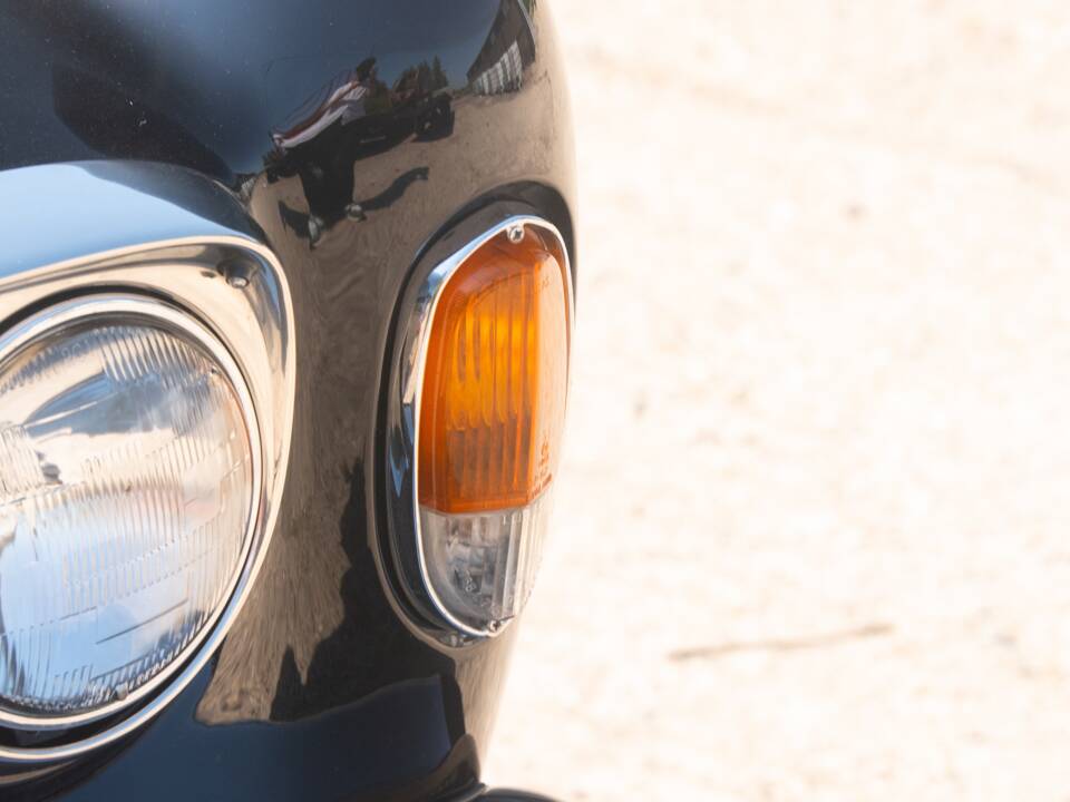 Image 17/50 de Rolls-Royce Corniche I (1981)