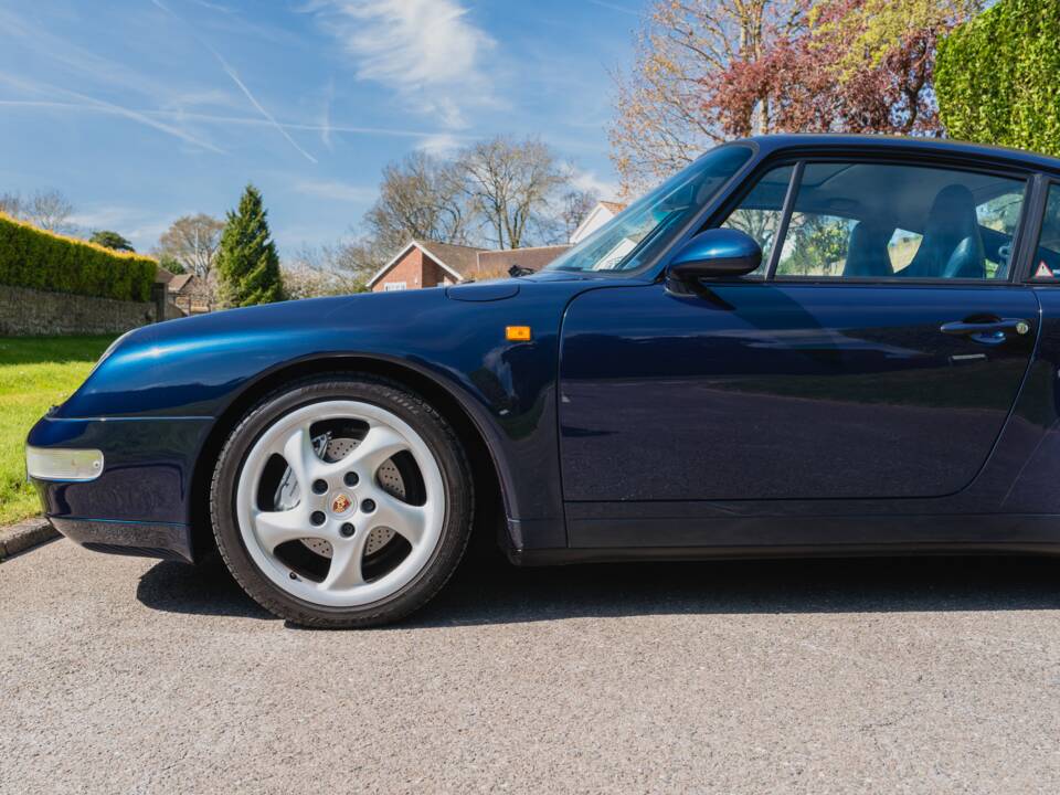 Image 11/52 of Porsche 911 Carrera 4 (1997)