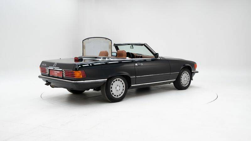 Immagine 2/15 di Mercedes-Benz 560 SL (1986)