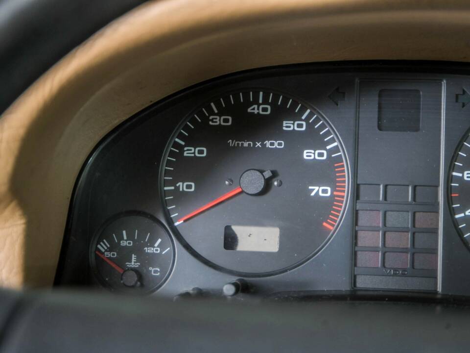 Immagine 20/50 di Audi 80 quattro  -  1.8S (1987)