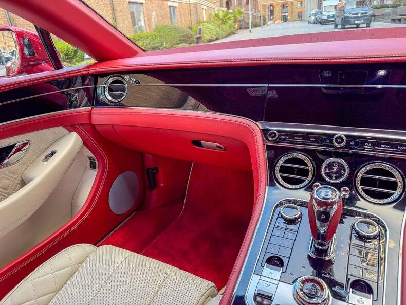 Imagen 36/44 de Bentley Continental GT V8 (2020)