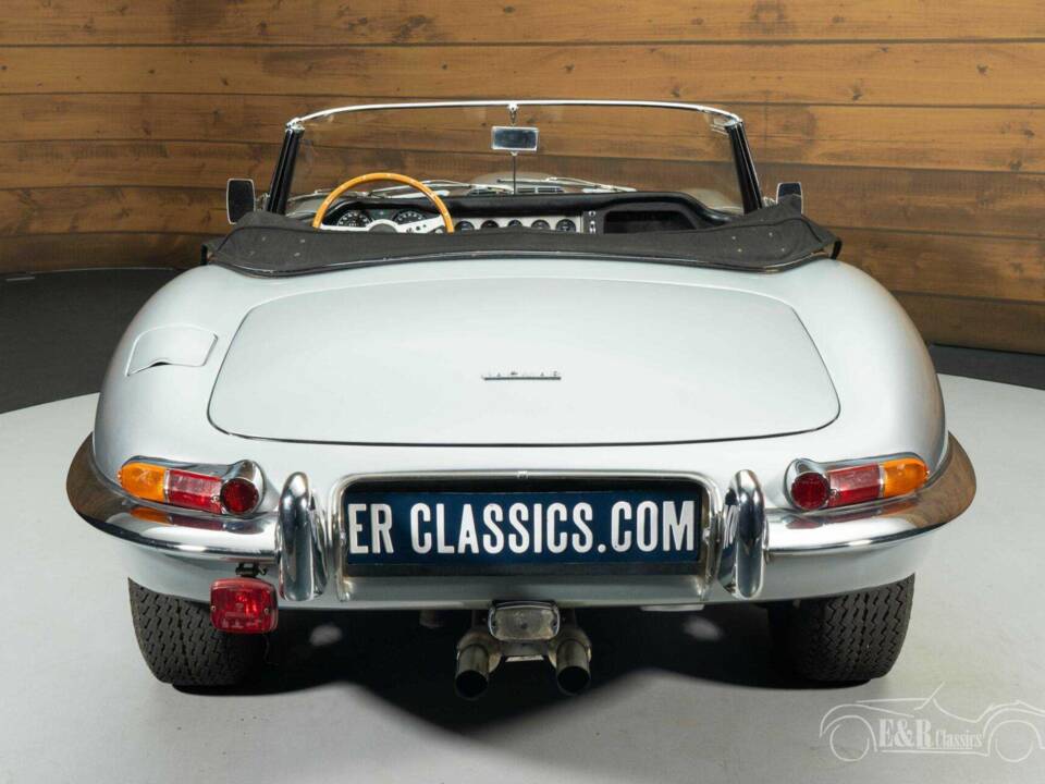Image 12/19 of Jaguar E-Type 3.8 (1961)