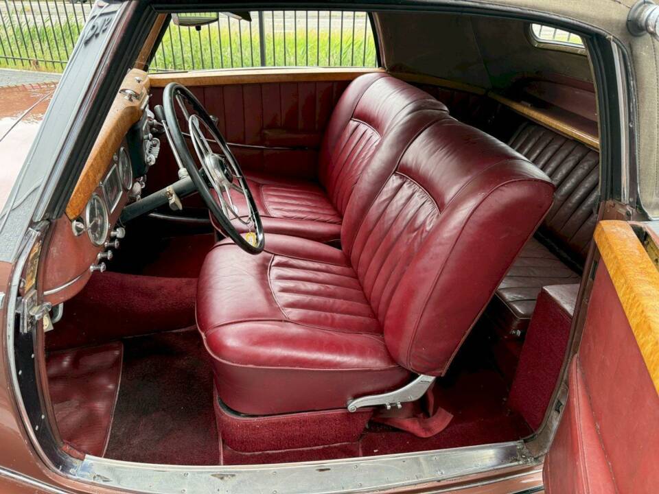 Image 18/32 of Mercedes-Benz 220 Cabriolet A (1952)