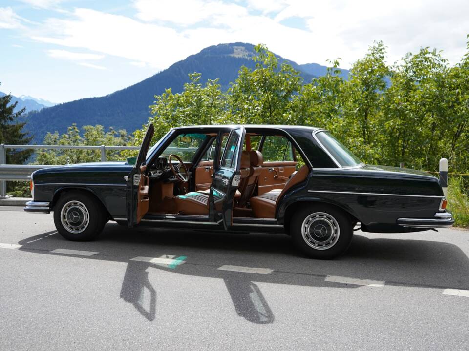 Image 4/15 de Mercedes-Benz 300 SEL 6.3 (1970)