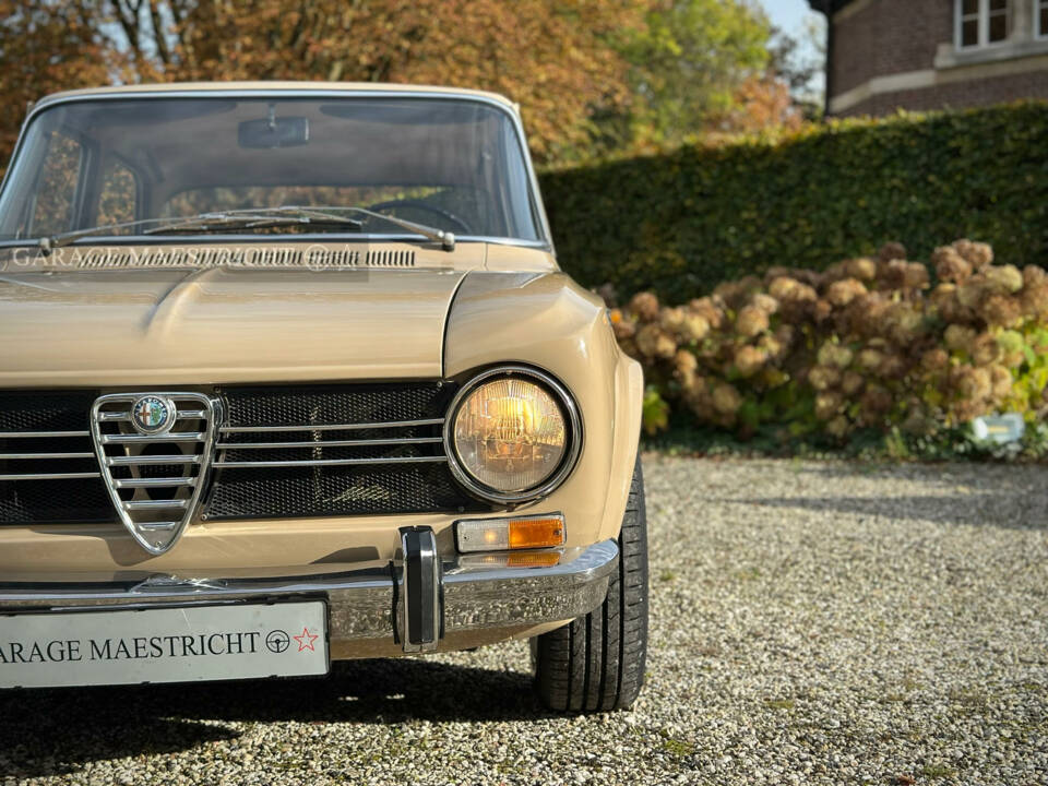 Afbeelding 6/100 van Alfa Romeo Giulia 1300 Super (1971)