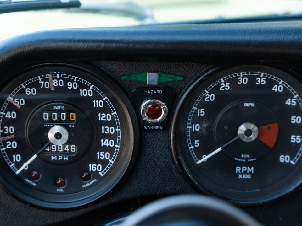 Image 35/78 de Jaguar E-Type (1969)