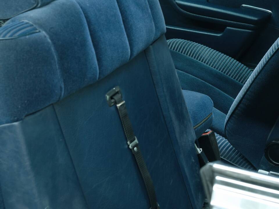 Image 25/50 de Mercedes-Benz 500 SLC (1981)