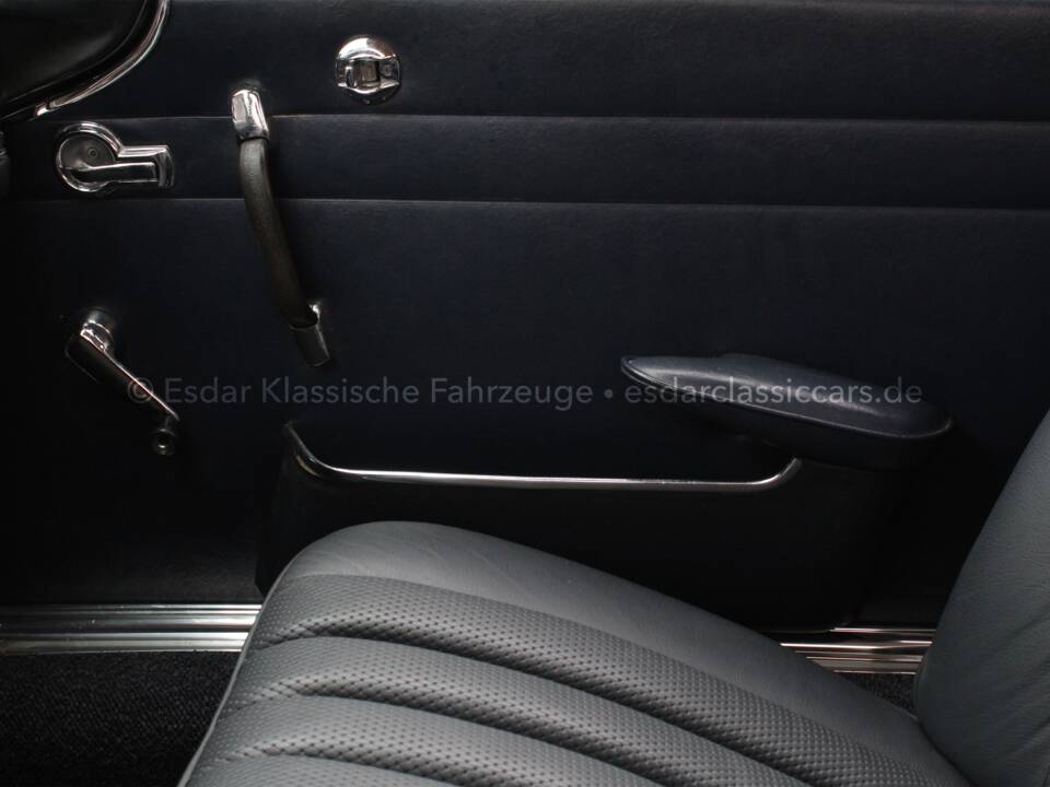 Afbeelding 30/31 van Mercedes-Benz 230 SL (1967)