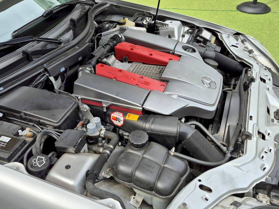Afbeelding 49/63 van Mercedes-Benz SLK 32 AMG (2001)