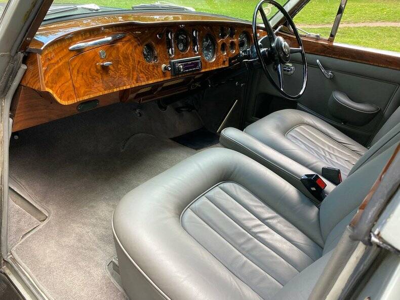 Image 16/50 de Bentley S 3 Continental Flying Spur (1963)