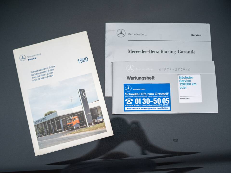 Bild 50/74 von Mercedes-Benz 190 E (1990)