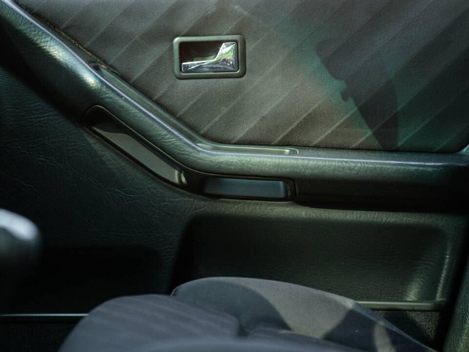 Image 41/50 of Audi 80 - 2.0E quattro (1992)