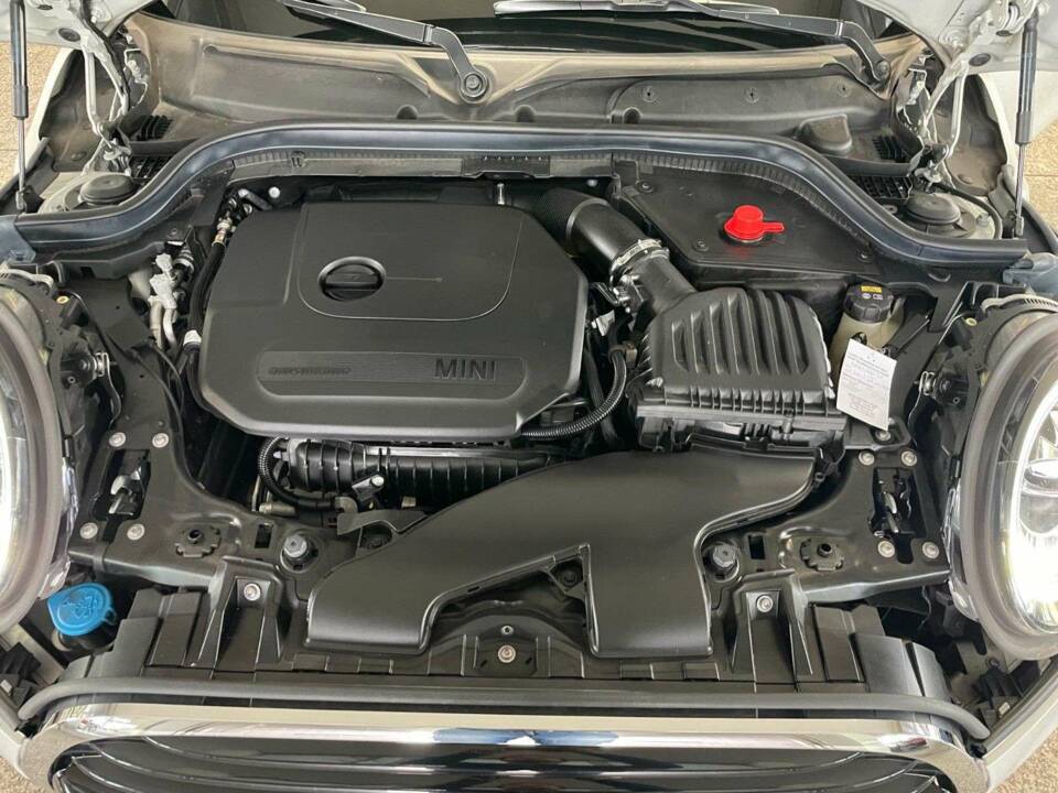 Image 18/19 of Mini Cooper (2019)