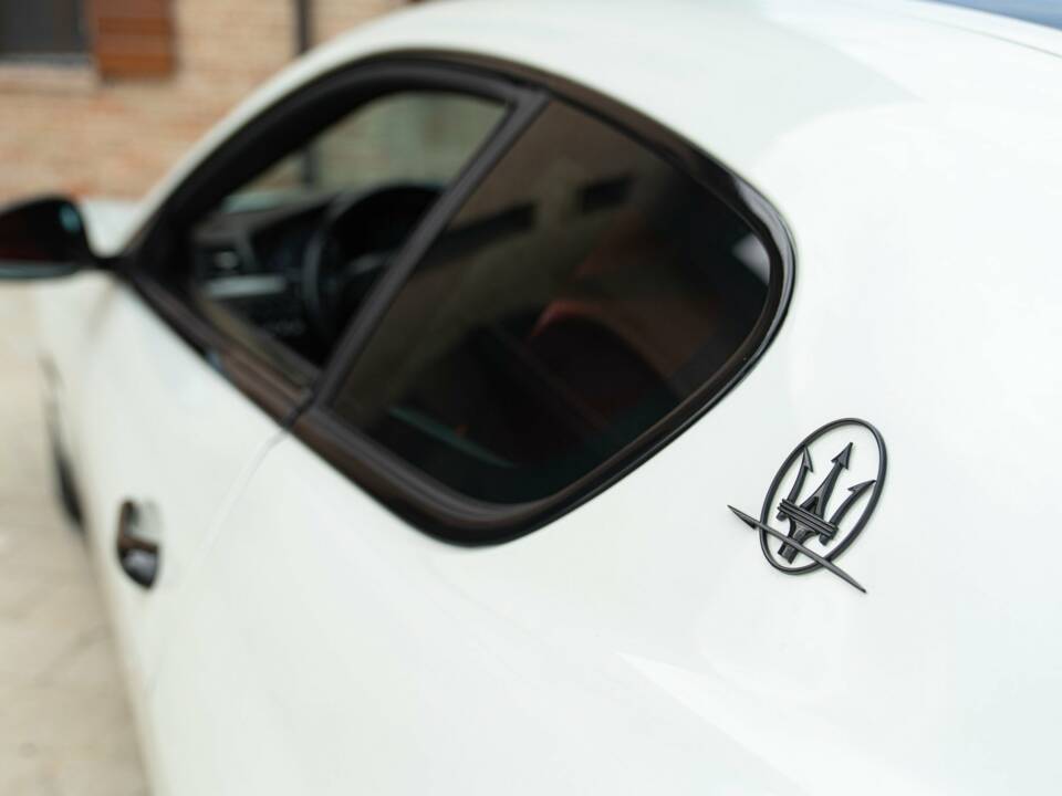 Bild 20/50 von Maserati GranTurismo 4.2 (2008)