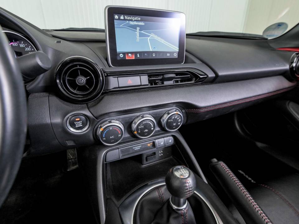 Image 35/50 of Mazda MX-5 1.5 (2015)