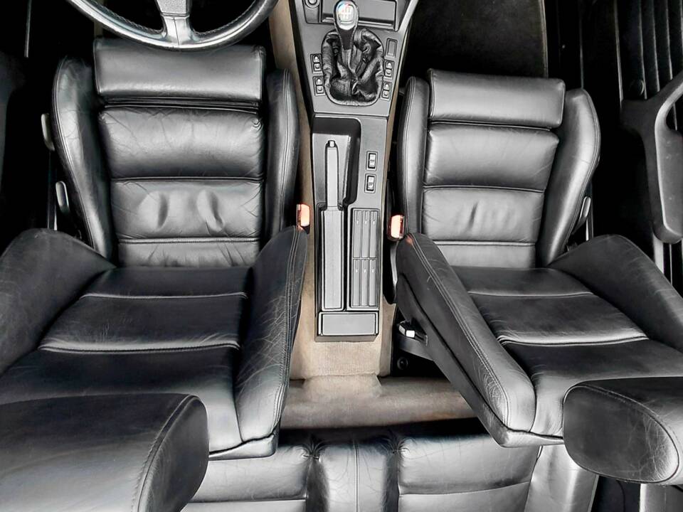 Immagine 12/53 di BMW 320i (1989)