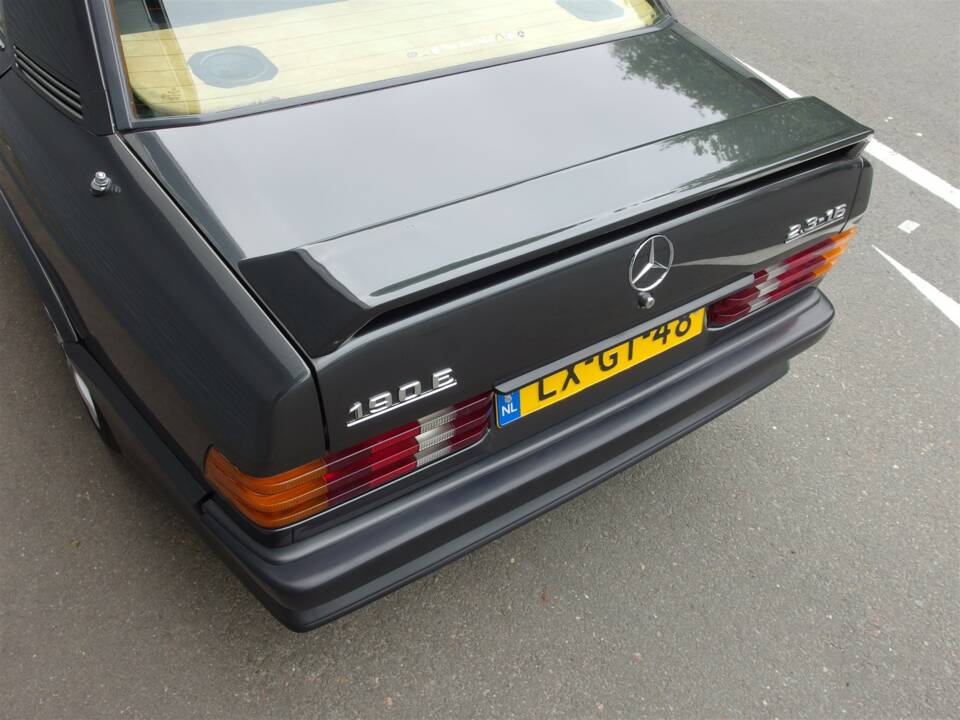 Immagine 13/98 di Mercedes-Benz 190 E 2.3-16 (1985)